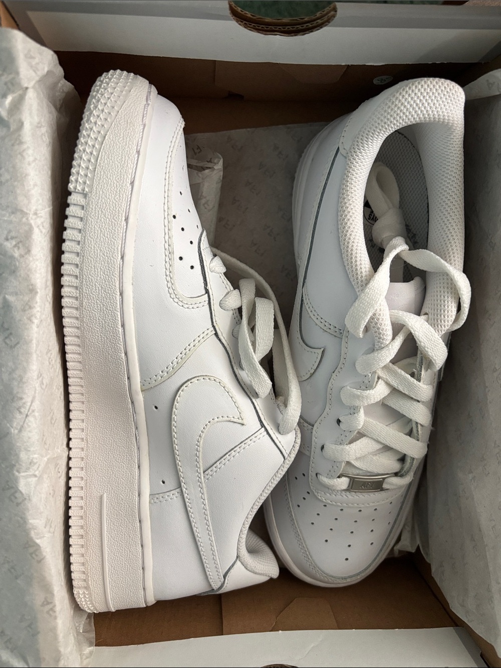 Nike Kids White Low-Top Sneakers